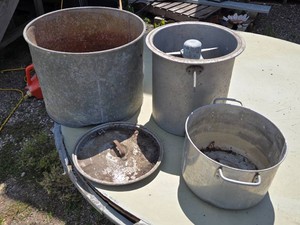 Metal Buckets and Containers with Cover