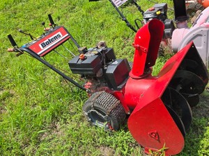 Bolens 10HP 32 Snow Blower - Parts or Repair, Has Compression