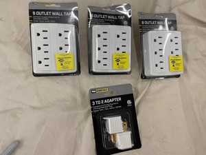 Pro Essentials Outlet Adapters Mixed Lot
