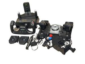 Flight Simulator Controls - Logitech Yoke, Rudder Pedals & Satechi USB Hub