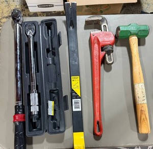 Hand Tool Mixed Lot Pittsburgh Pro Torque Wrench, Stanley Wonder Bar, Pipe Wrench & Hammer