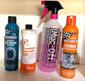 Bike Cleaning Supplies Finish Line, Muc-Off & Seal (Lot of 4)