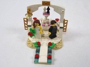 LEGO #40197 Wedding Favor Set Cake Topper