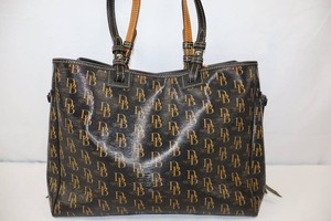 Dooney & Bourke Monogram Handbag With Shoulder Strap - 15 X 10