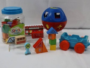 Vintage Tupperware Shape-O-Ball, City Blocks & Fisher-Price Wagon Mixed Lot