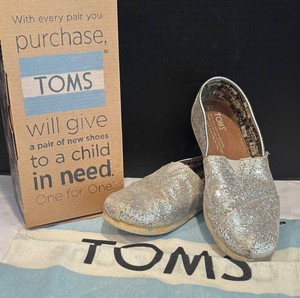 LR - TOMS Classics Shoes Size Youth 3