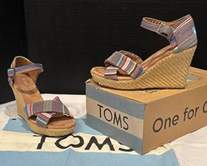 LR - Toms Strappy Denim Stripe Wedge Sandals Size 5