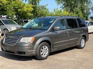2010 CHRYSLER TOWN AND COUNTRY TOURING PLUS 2 Owners  No Accidents Reported (NO RESERVE)