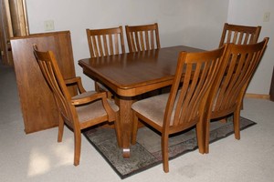 Dining Table, 6 Chairs & Rug