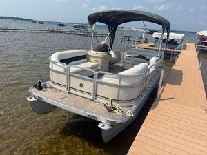 21ft premier pontoon 50hp Honda 4stroke - Sea Legs, tandem Bunk trailer