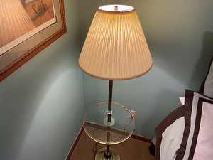 Floor lamp with build in side table