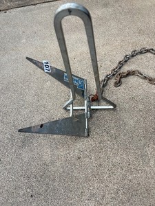 Water spike anchor