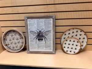 Bee Themed Home Dcor Set  Framed Bee Wall Art & Decorative Serving Trays
