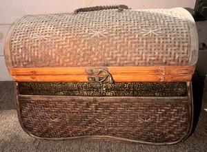 Vintage Woven Wicker Storage Trunk Chest with Wood Trim &amp Brass-Tone Hardware
