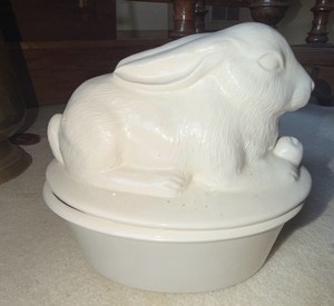 Vintage Milk Glass Rabbit Covered Candy Dish  Trinket Box with Lid