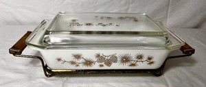 Vintage Pyrex Golden Pine Space Saver Casserole Dish with Lid Model 575 with Metal Cradle