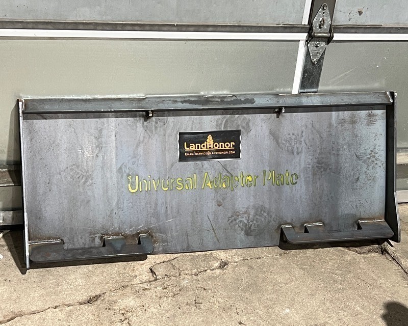 Landhonor Skid Steer Universal Adapter Plate (UAP-16-45W)