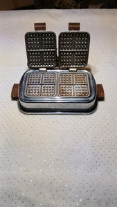 Waffle Iron, duel.