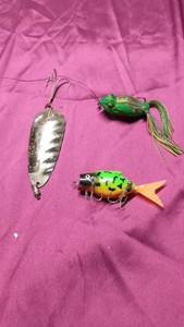 Vintage Hollow Body Topwater Frog fishing lure, Mechanical pull string action fishing lure, and Lucky Strike Canada fishing castingspoon