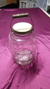 1941 Barrel-Shaped wood handle pickle jar