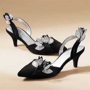 Size 11 3-D Floral Pump