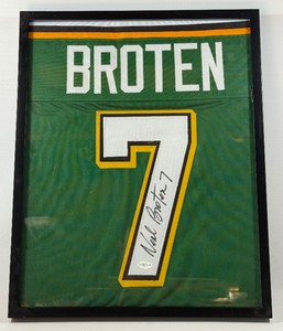 Neal Broten Autographed Minnesota North Stars Jersey w Total Sports Authentication Framed 17x21
