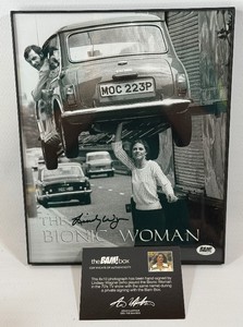 Lindsay Wagner Autographed The Bionic Woman Photo w Authentication