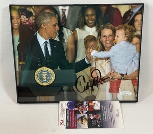Cheryl Reeve Autographed w JSA Authentication Minnesota Lynx Basketball Photo w Barack Obama