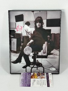 Grace Slick Autographed Photo w JSA Authentication