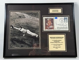 Brooks Robinson Autographed w Authentication Hall of Fame Cache Custom Framed With Photo and Plaque