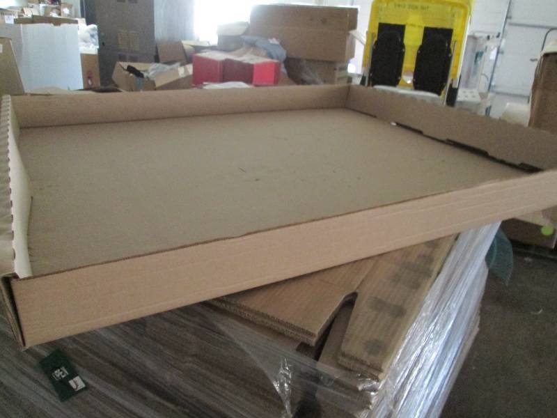 Lot of 20 cardboard flats measuring...