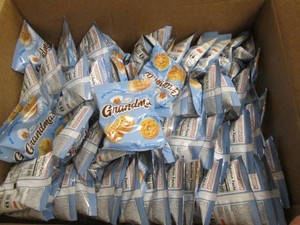 60 2.12 Oz Grandmas vanilla creme sandwich cookies