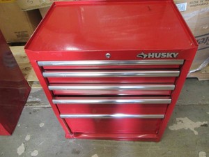 Scratch n dent Husky tool box, top ...