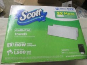 16 250 Packs of Scott multifold tow...