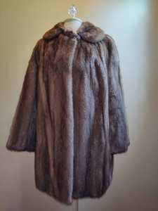 Daytons Fur Coat (Sz L)