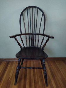 J.B. Van Seiver Co Windsor Bow Back Arm Chair