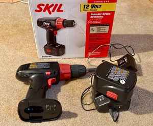 SKIL 12 Volt Variable Speed Battery Operated Drill
