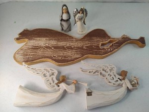 Assorted Angel Themed Figurines & Wall Hangings