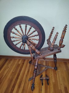 Antique Wooden Spinning Wheel