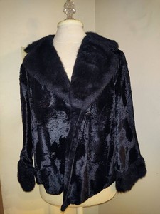 Styled by Winter Crop Black Fur Coat (Size M)