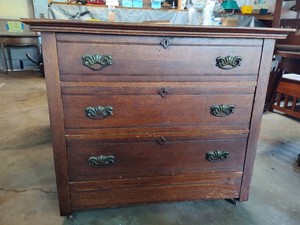 Solid Wood Three-Drawer Dresser