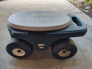 Step Two Garden Hopper Yard Cart