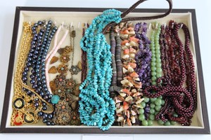 Better Costume Jewelry Lot - Necklaces