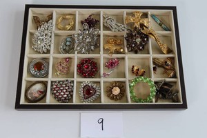 Better Costume Jewelry Lot - Brooches