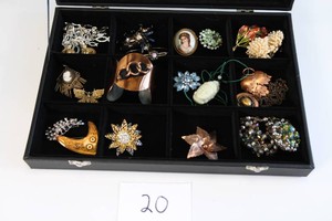 Better Costume Jewelry Lot - Necklaces, Bracelets, Brooches