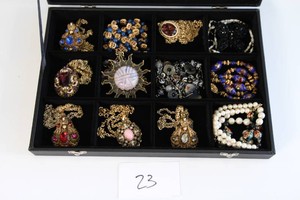 Better Costume Jewelry Lot - Necklaces
