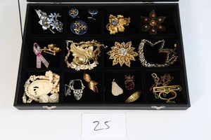 Better Costume Jewelry Lot - Necklaces, Bracelets, Brooches