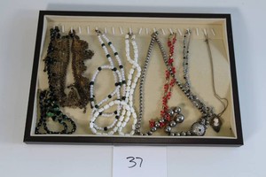 Lot of Vintage Necklaces