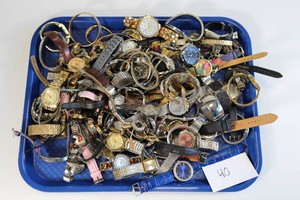 Large Lot of VintageMiscellaneous Watches