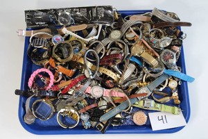 Large Lot of VintageMiscellaneous Watches